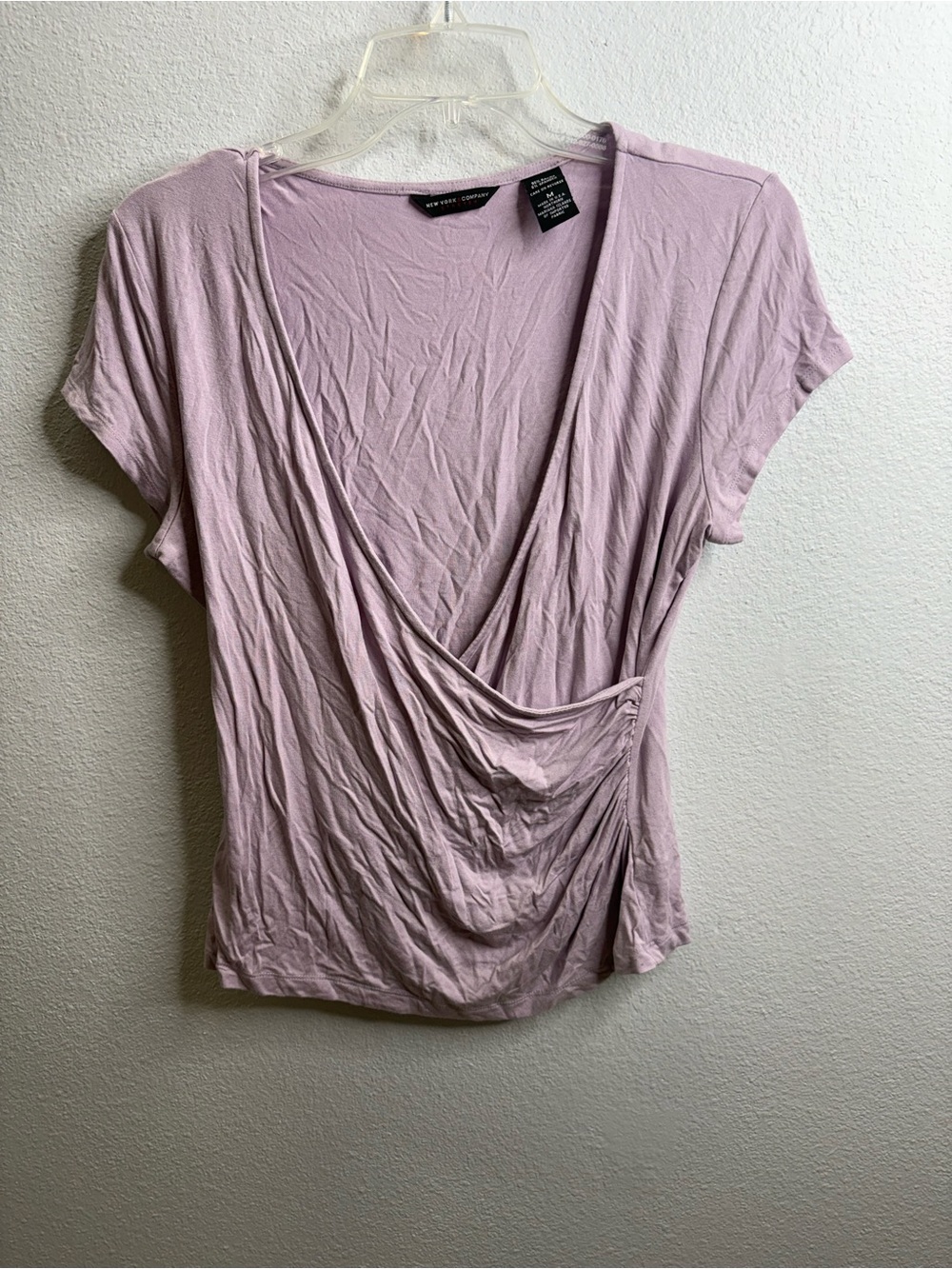 New York & Co Lilac V-Neck Blouse Size Medium